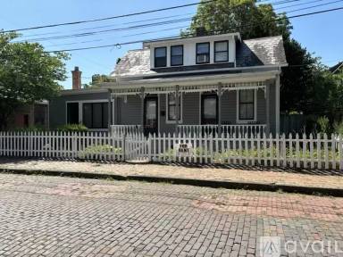 Main picture of 179 E Columbus St