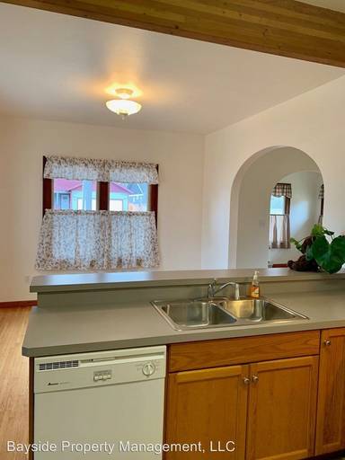 Main picture of 1118 2nd St E