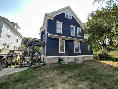 Main picture of 210 Iowa St