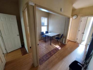 Main picture of 37 S 8th St