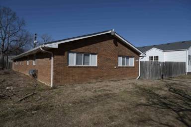 Main picture of 2735 Joyce Ave
