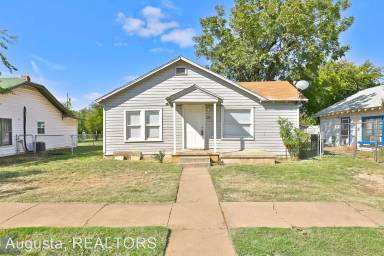 Main picture of 1126 Cedar St