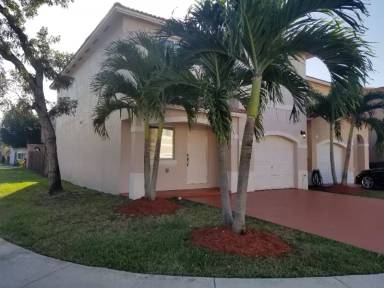 Main picture of 5925 SW 162nd Path