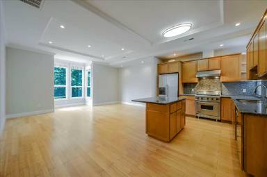 Main picture of 2677 Sutter St