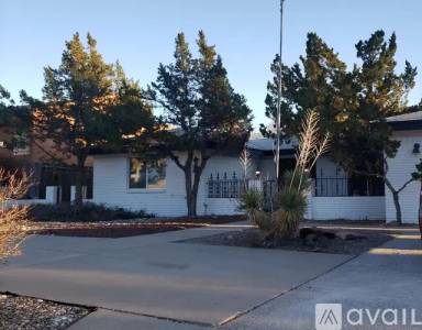 Main picture of 14100 Sunglow Rd NE