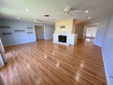 Main picture of 901 Fair Oaks Ln