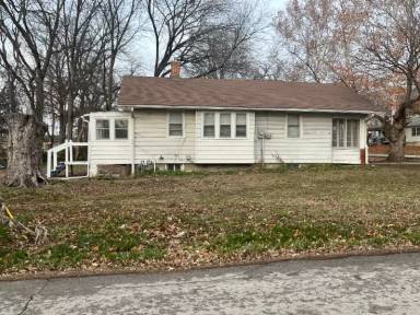 Main picture of 2328 S Harris Ave