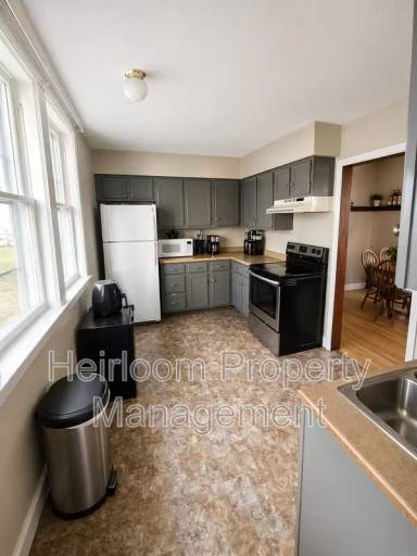 Main picture of 426 N 13th Ave E