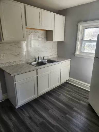 Main picture of 1097 N Goodman St