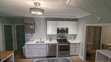 Main picture of 206 Bay View Ave