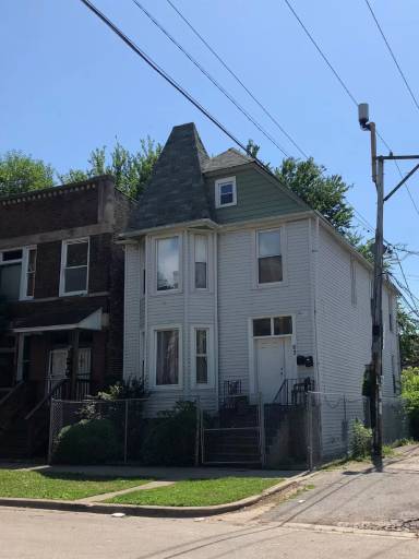 Main picture of 63 E 68th St