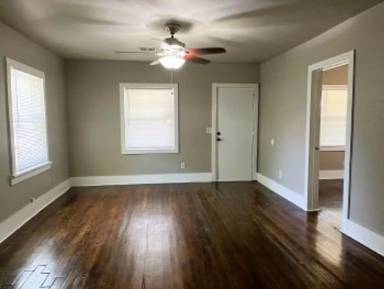 Main picture of 823 NW 30th St