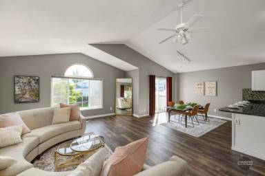 Main picture of 9100 Seal Point Cir