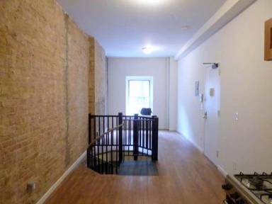Main picture of 535 E 87th St