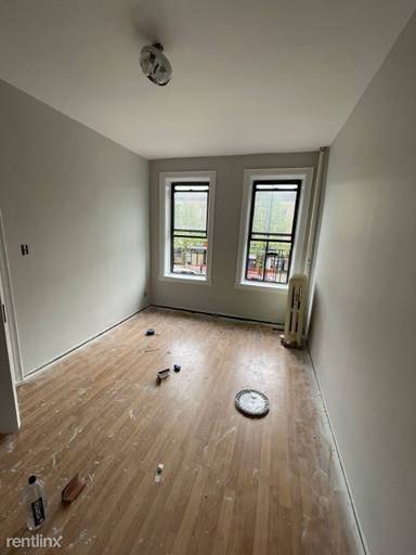 Main picture of 292 Maple St
