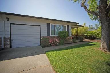 Main picture of 20 Manley Ct