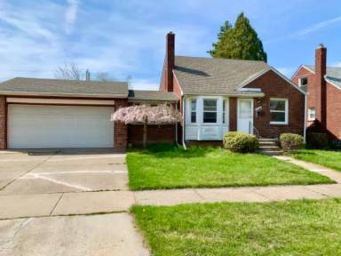 Main picture of 2410 Chandler Ave