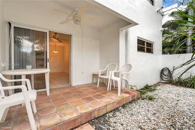 Main picture of 2545 S Bayshore Dr