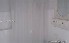 Main picture of 220 SW 21st St