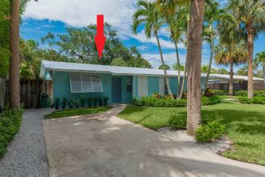 Main picture of 713 SE Stypmann Blvd