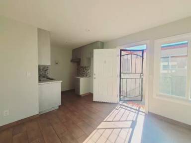 Main picture of 1108 W 110th St