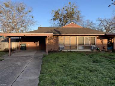 Main picture of 616 Mary Lake Dr