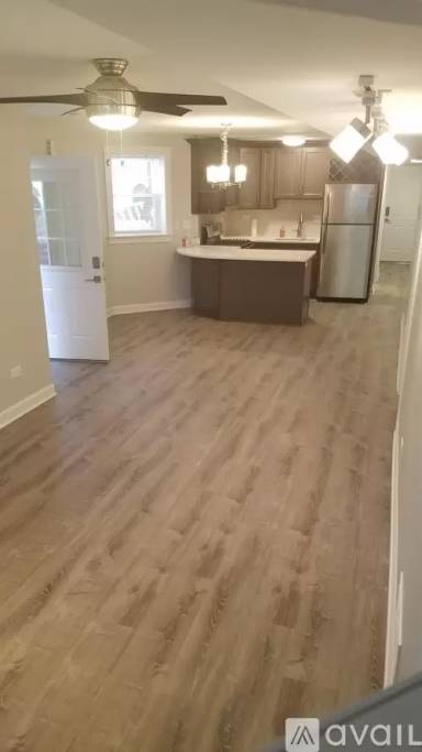 Main picture of 3255 W Leland Ave