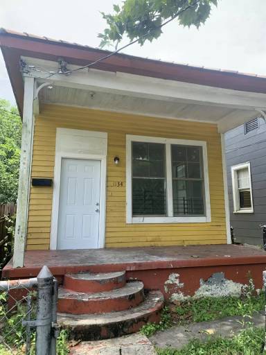 Main picture of 1134 South St