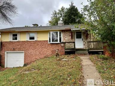 Main picture of 4618 N 94th St