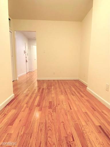 Main picture of 225 E 89th St