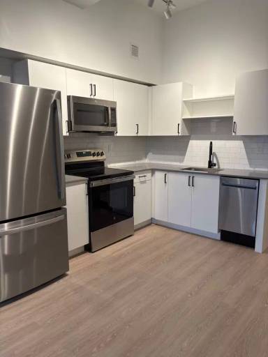 Main picture of 86 Essex St
