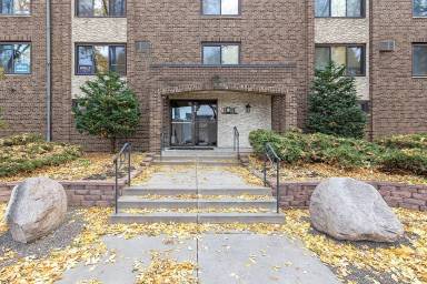 Main picture of 1011 Marshall St NE