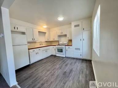 Main picture of 2516 Mathews Ave
