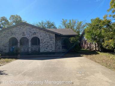 Main picture of 2214 Viewtop Ln