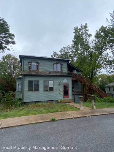 Main picture of 402 N Market St