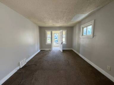 Main picture of 676 Grifton Ave