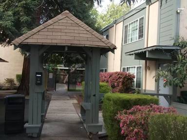 Main picture of 1121 Eureka Ln