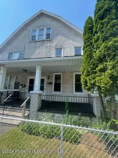 Main picture of 924 Green Ridge St