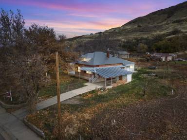 Main picture of 106 N Mountain Rd