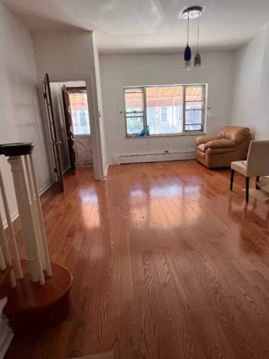 Main picture of 1923 Mifflin St