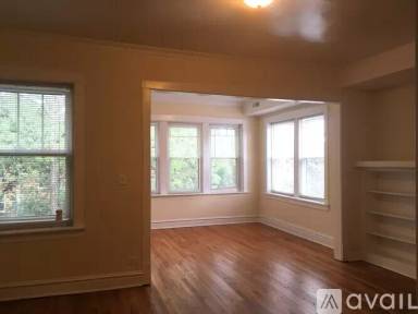 Main picture of 4952 N Saint Louis Ave