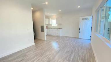 Main picture of 15948 Eccles St