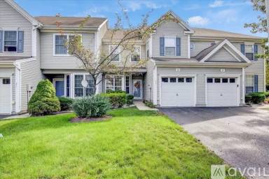 Main picture of 25 Tall Oaks Ct