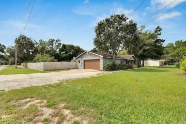 Main picture of 401 Clemons Rd