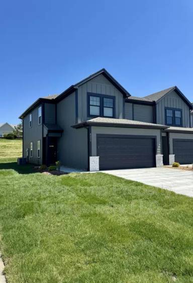 Main picture of 8353 Valley Spring Dr