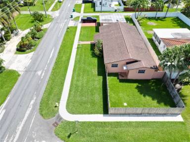 Main picture of 502 SE 3rd Ave