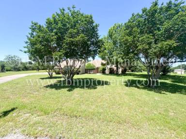 Main picture of 103 Oak Creek Ct