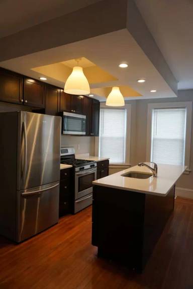 Main picture of 637 Smith St