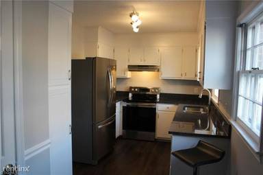 Main picture of 126 Charlestowne Cir