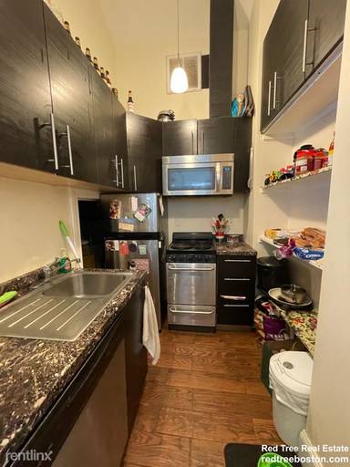 Main picture of 1032 Commonwealth Ave